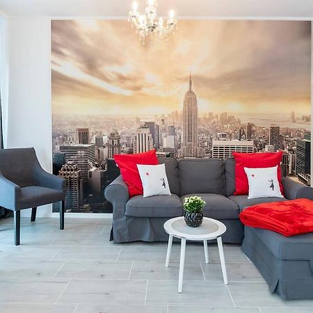 Banksy Apartment - Ilumino Łódź Extérieur photo