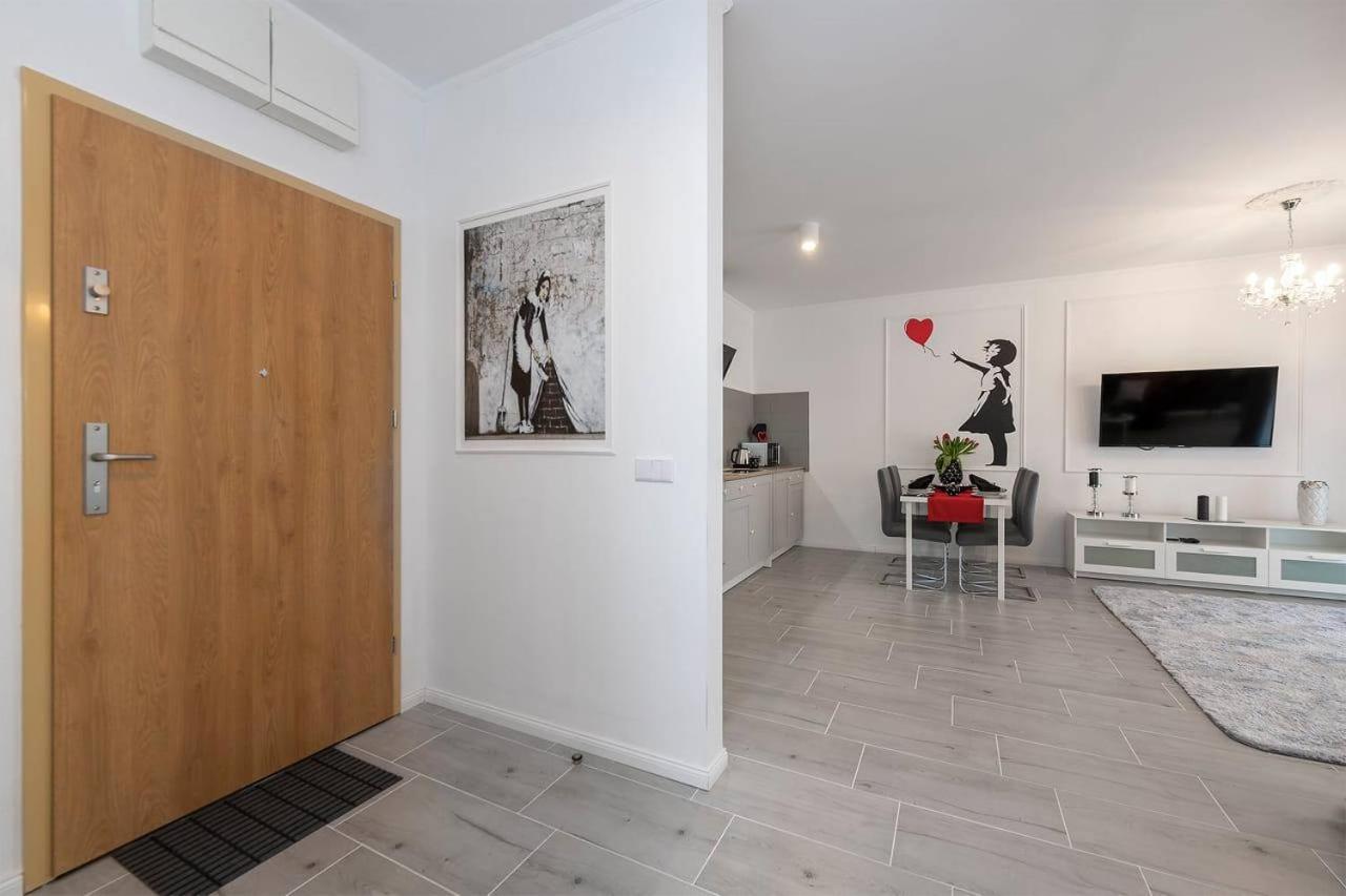 Banksy Apartment - Ilumino Łódź Extérieur photo